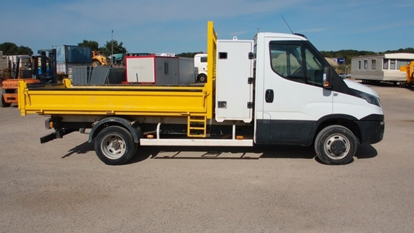 CAMION BENNE 3T5 IVECO 35/150