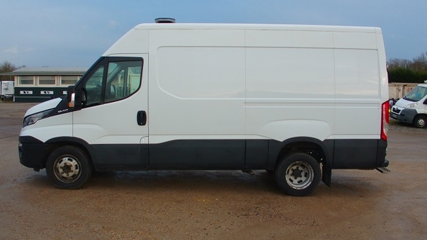 FOURGON 3T5 IVECO 35C14